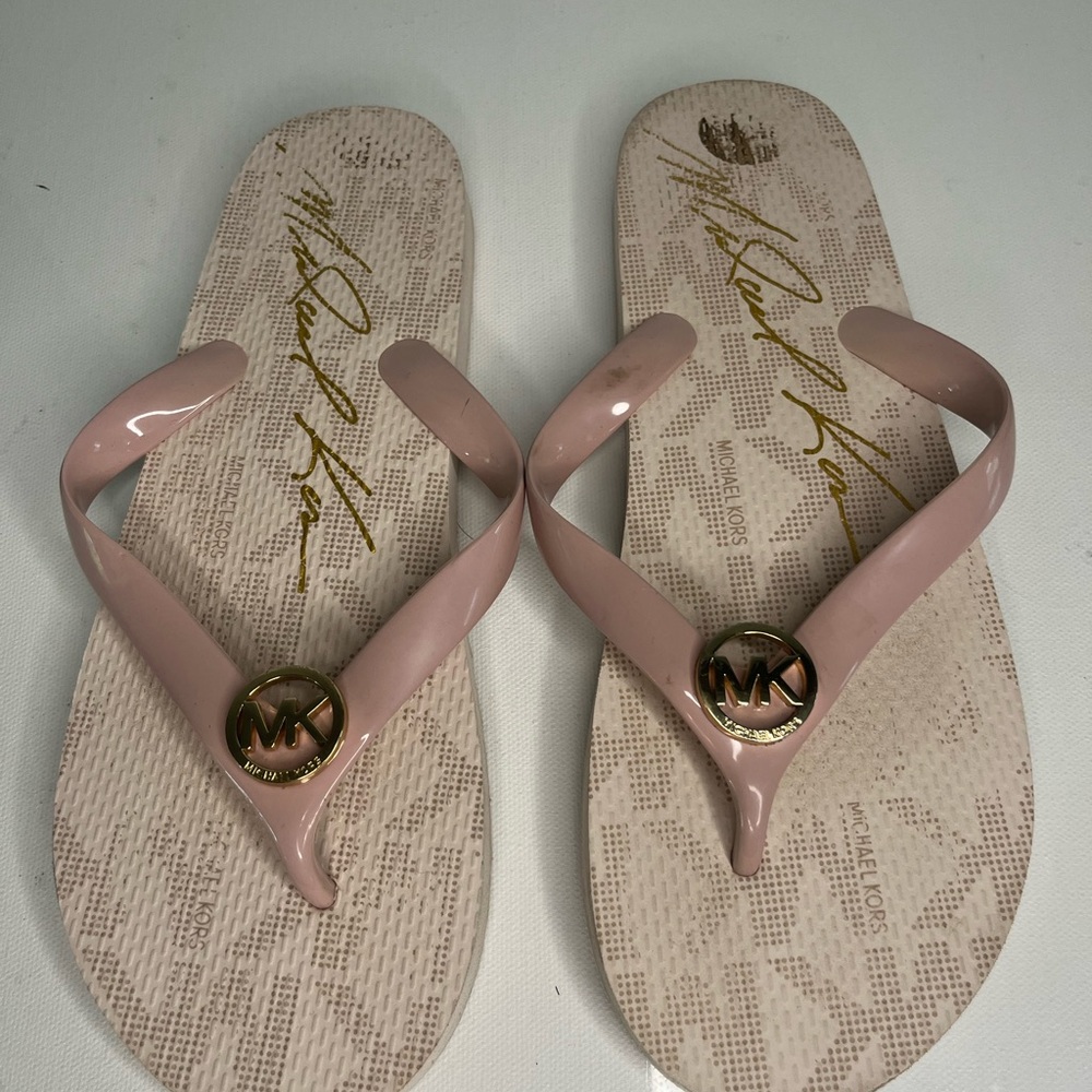 Michael Kors Signature Jet Set Rose Gold/ Pink Flip Flops Sandals Size 8
